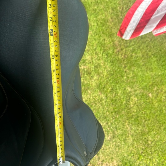 16” Thorowgood Dressage Saddle - Picture 7 of 16